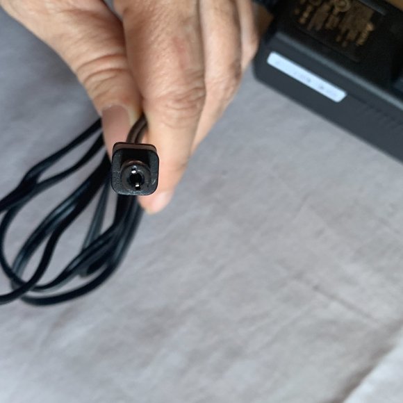 AOEM Power Adapter ADS0306-W120250 100-240V 50-60Hz 1A 12V 2.5A AC power cord - Picture 7 of 9